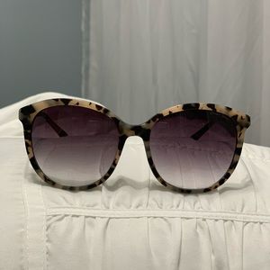 Draper James Creme Tortoise Carter Sunglasses